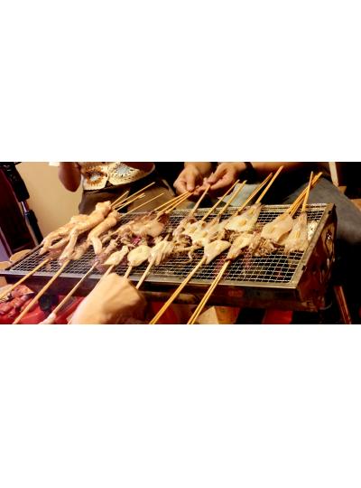 公司組織員工舉行燒烤活動(dòng)